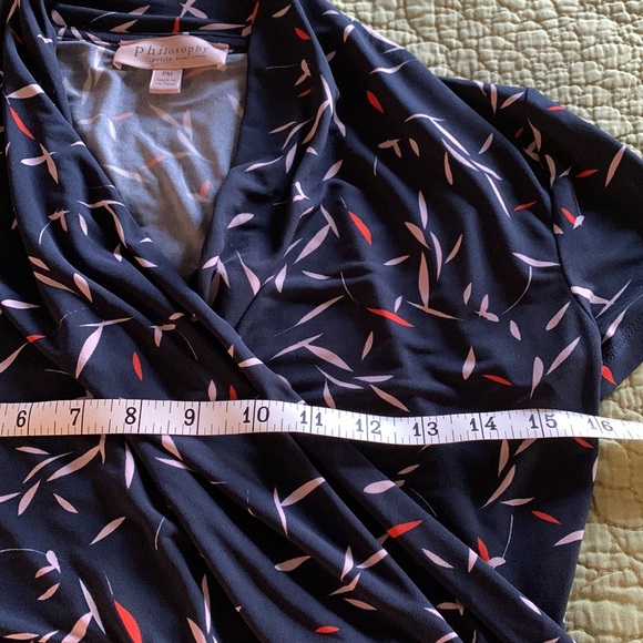 Philosophy Navy V-Neck Blouse * Med Petite - Picture 9 of 12